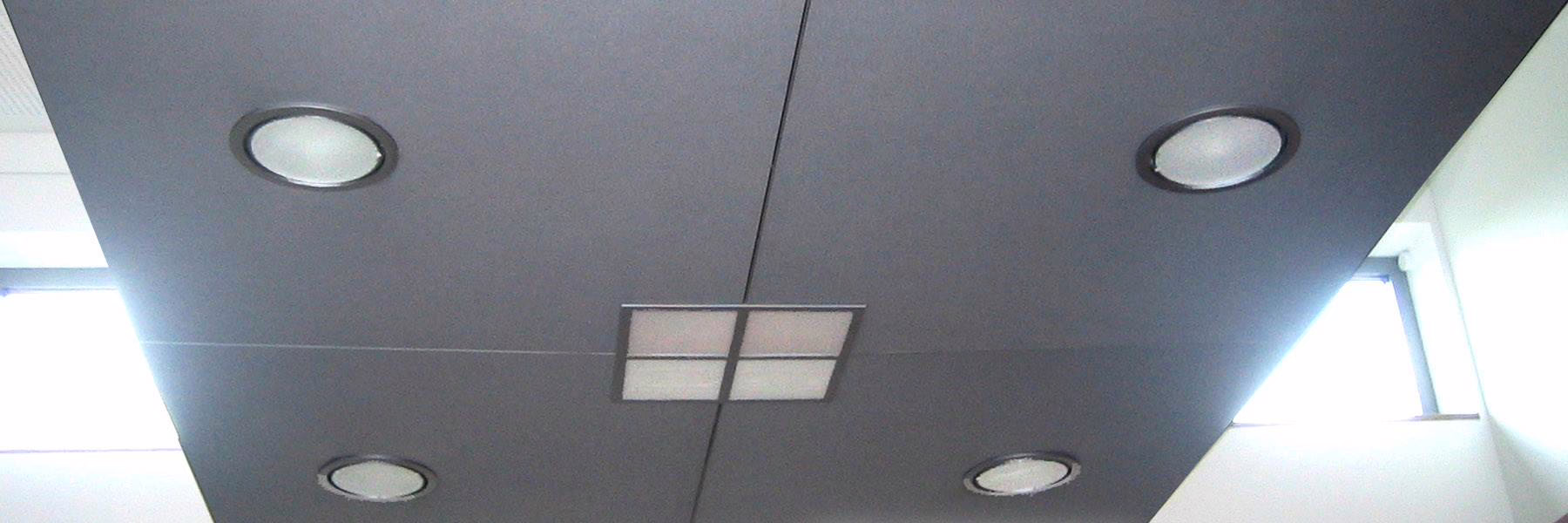 Akustische Deckensegel mit Licht